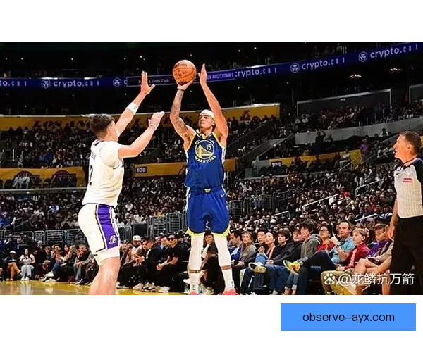 NBA最新动态：詹姆斯迎战库里关键对决 湖人勇士季后赛形势分析