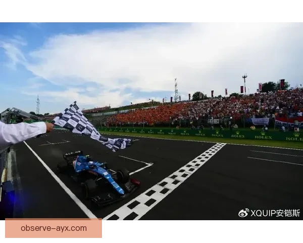 梅赛德斯车队发布新赛季阵容引发F1圈热议